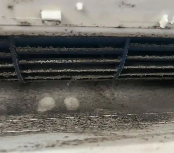 玉溪市空调吹的风有股烧焦味是怎么回事